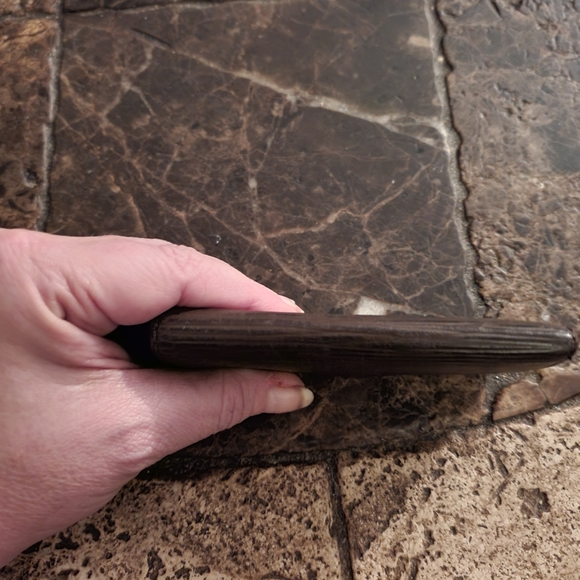 Louis Vuitton Brown Epi 4 key holder - Picture 8 of 9